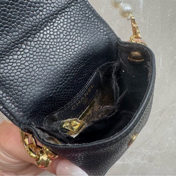 Authentic CHANEL Vintage CC Caviar Leather Mini Pouch Cigarette Crossbody Bag - Picture 15 of 16